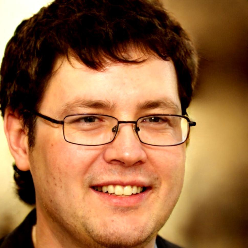 Dimitris Konstantinou conducting financial workshop