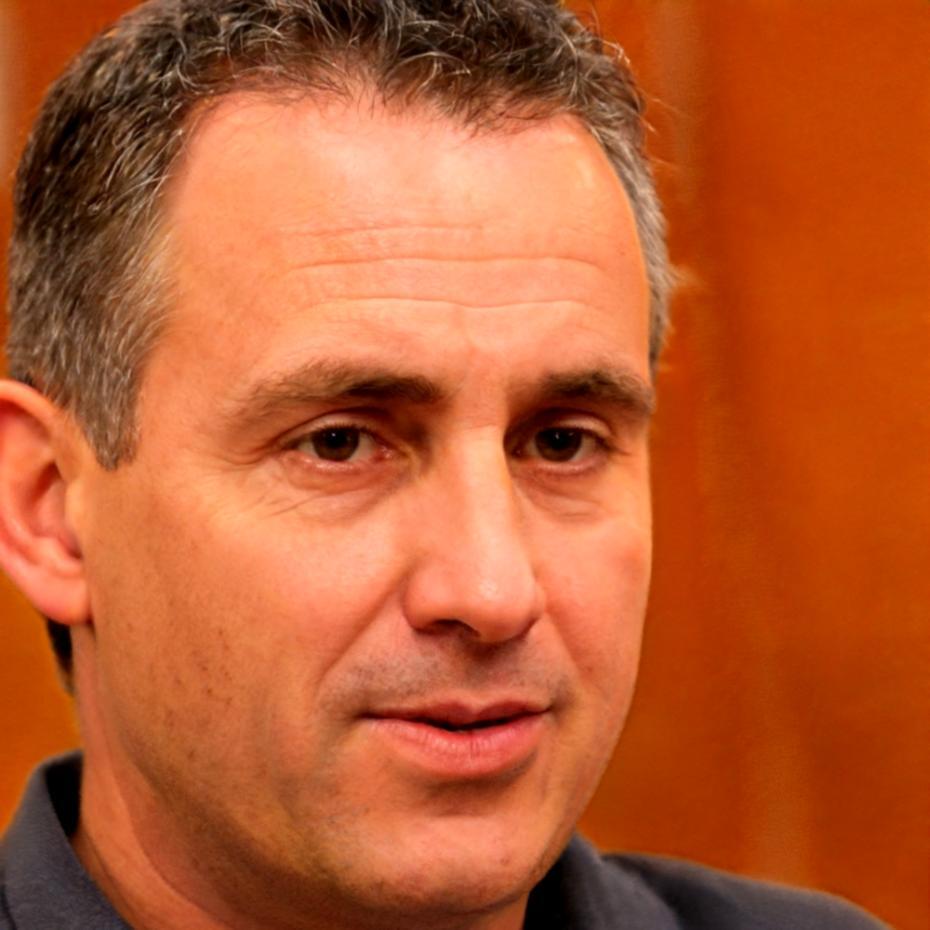 Henrik Vestergaard discussing financial planning strategies